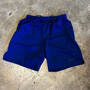 Men’s Nike Dri-Fit shorts, L